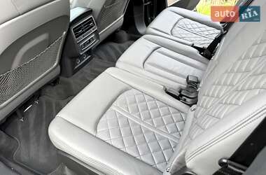 Позашляховик / Кросовер Audi Q7 2021 в 