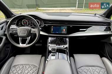 Позашляховик / Кросовер Audi Q7 2021 в 