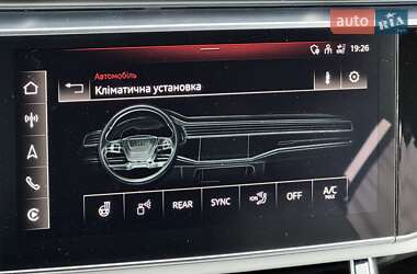 Позашляховик / Кросовер Audi Q7 2021 в 