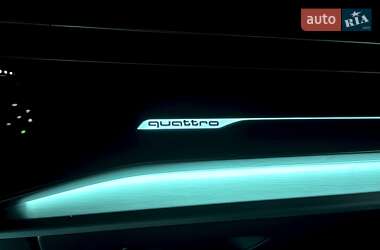 Позашляховик / Кросовер Audi Q7 2021 в 
