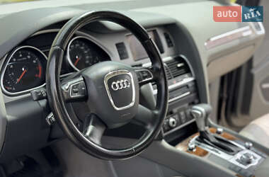 Внедорожник / Кроссовер Audi Q7 2011 в 
