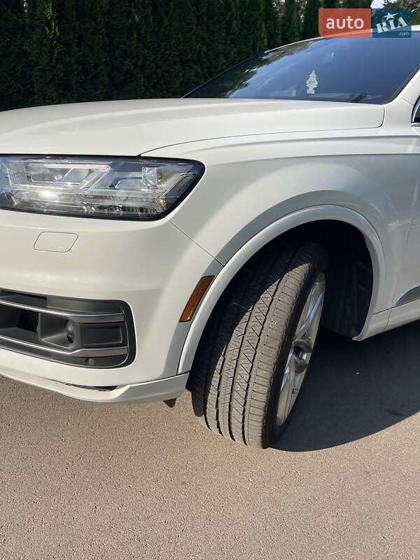 Позашляховик / Кросовер Audi Q7 2017 в Києві