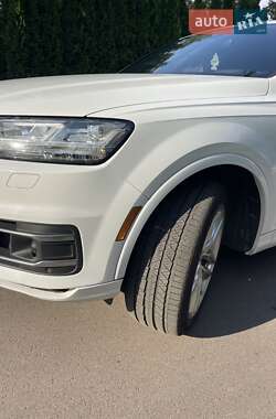 Позашляховик / Кросовер Audi Q7 2017 в 