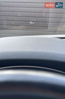 Позашляховик / Кросовер Audi Q7 2017 в 