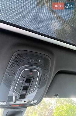 Позашляховик / Кросовер Audi Q7 2017 в 