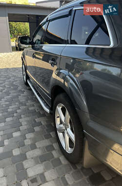 Позашляховик / Кросовер Audi Q7 2009 в 