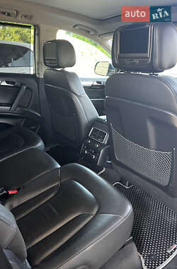 Позашляховик / Кросовер Audi Q7 2009 в 