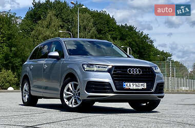 Позашляховик / Кросовер Audi Q7 2018 в 
