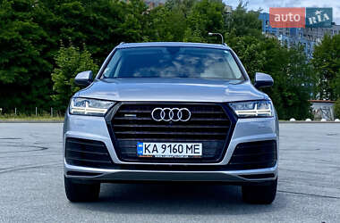 Позашляховик / Кросовер Audi Q7 2018 в 