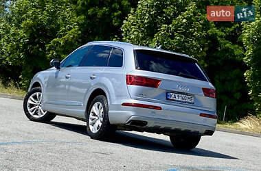 Позашляховик / Кросовер Audi Q7 2018 в 