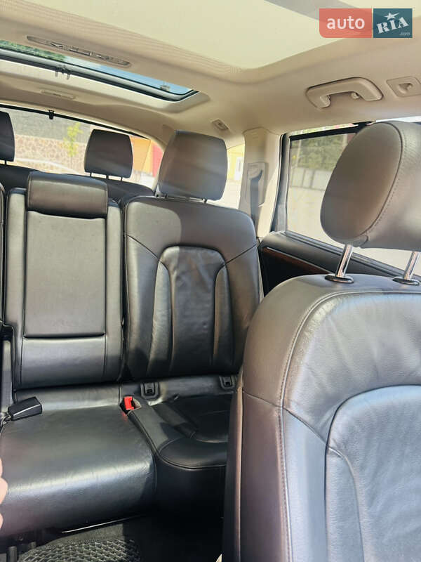 Позашляховик / Кросовер Audi Q7 2012 в Чернівцях