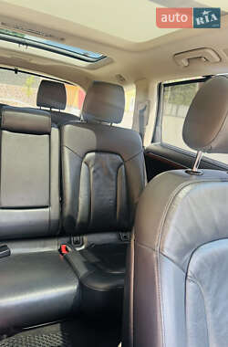 Позашляховик / Кросовер Audi Q7 2012 в 