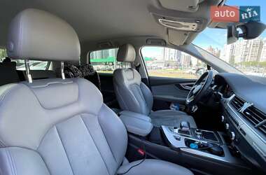 Позашляховик / Кросовер Audi Q7 2018 в 