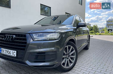 Позашляховик / Кросовер Audi Q7 2017 в 