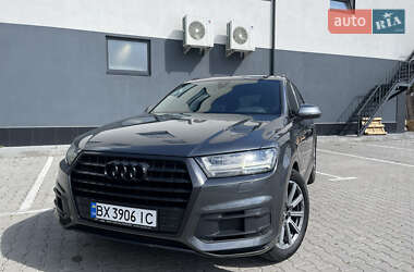 Позашляховик / Кросовер Audi Q7 2017 в 