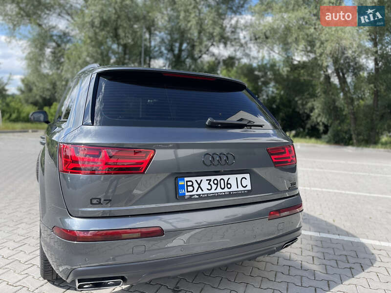 Внедорожник / Кроссовер Audi Q7 2017 в Хмельницком
