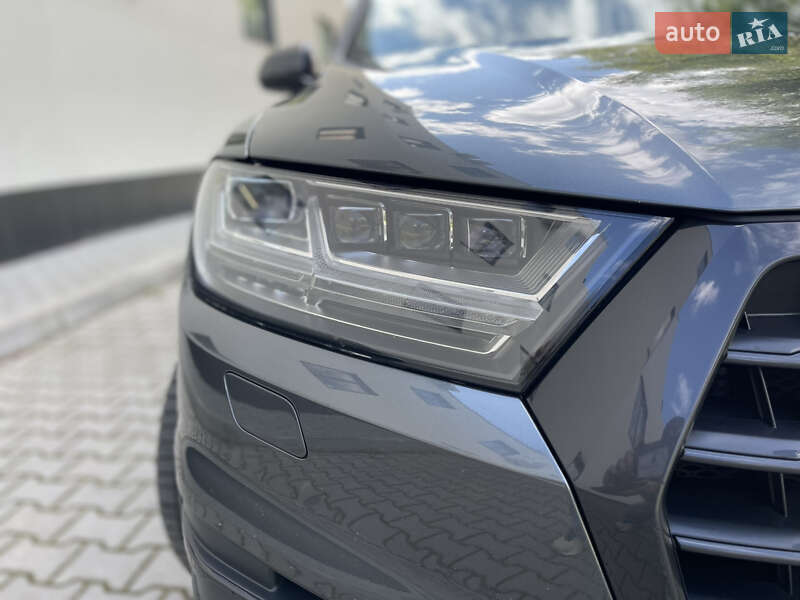 Внедорожник / Кроссовер Audi Q7 2017 в Хмельницком