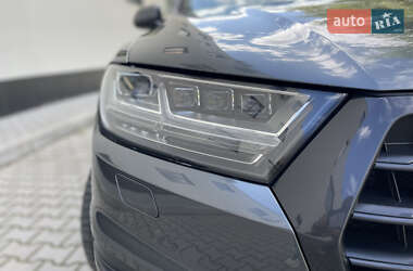 Позашляховик / Кросовер Audi Q7 2017 в 