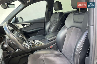 Позашляховик / Кросовер Audi Q7 2017 в 