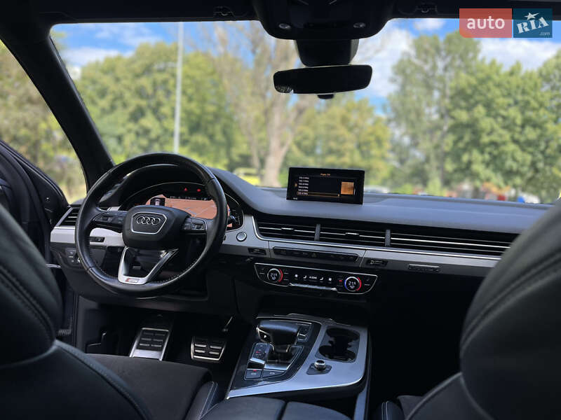 Внедорожник / Кроссовер Audi Q7 2017 в Хмельницком