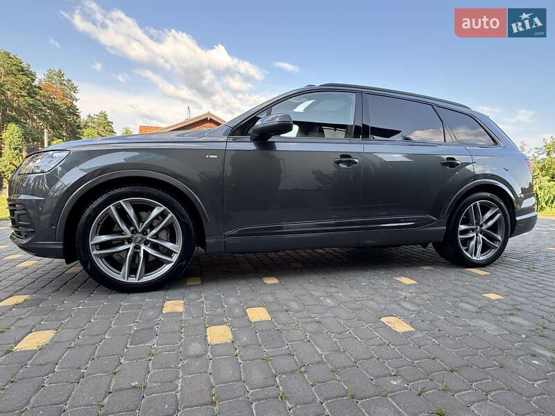 Позашляховик / Кросовер Audi Q7 2018 в Києві
