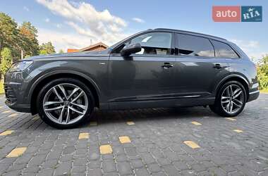 Позашляховик / Кросовер Audi Q7 2018 в 