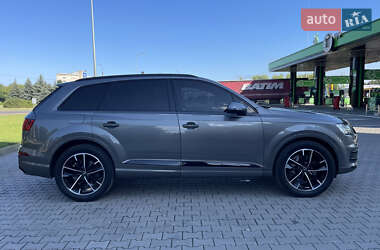 Внедорожник / Кроссовер Audi Q7 2016 в 