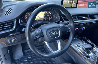 Внедорожник / Кроссовер Audi Q7 2016 в 
