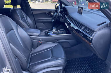 Внедорожник / Кроссовер Audi Q7 2016 в 