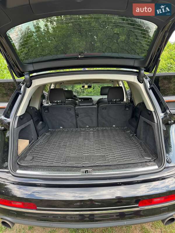 Внедорожник / Кроссовер Audi Q7 2013 в Сумах