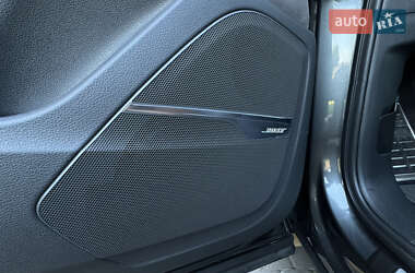 Позашляховик / Кросовер Audi Q7 2018 в 