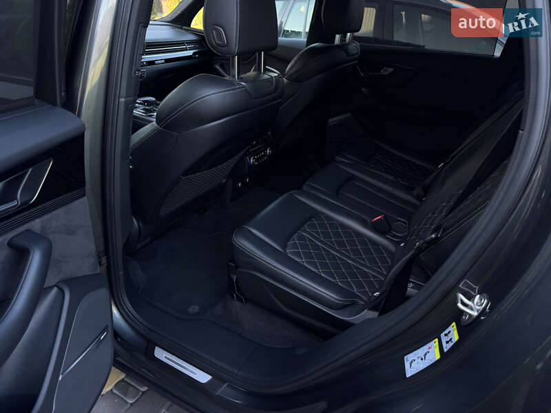 Позашляховик / Кросовер Audi Q7 2018 в Києві