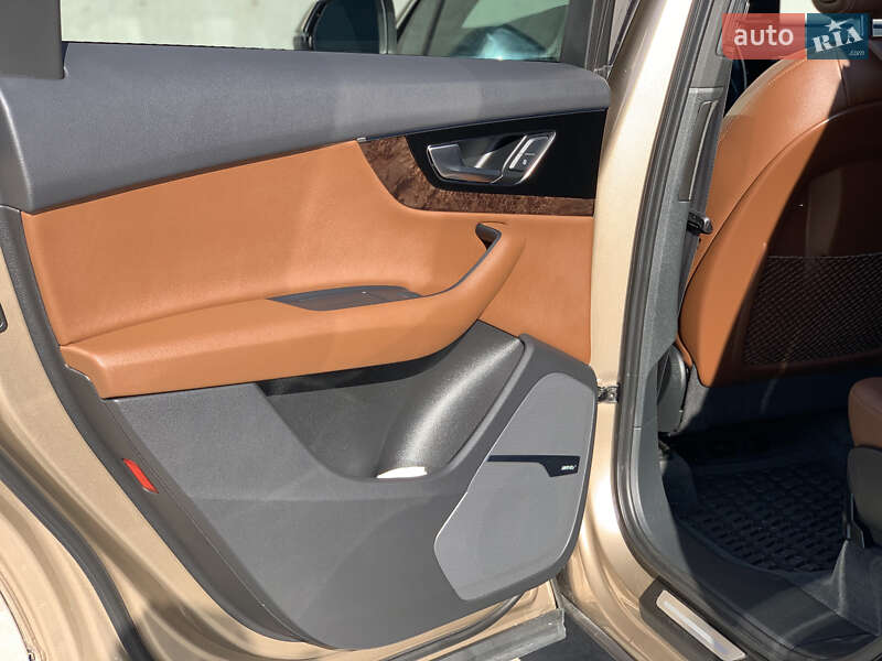 Внедорожник / Кроссовер Audi Q7 2019 в Киеве