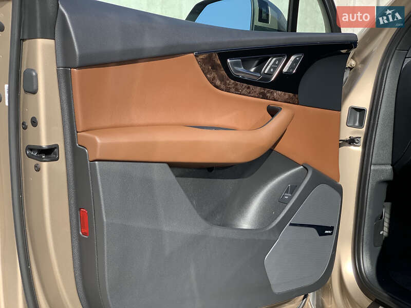 Внедорожник / Кроссовер Audi Q7 2019 в Киеве