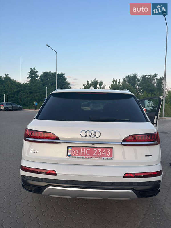 Позашляховик / Кросовер Audi Q7 2021 в Києві