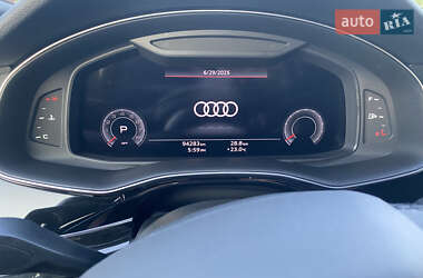 Позашляховик / Кросовер Audi Q7 2021 в 