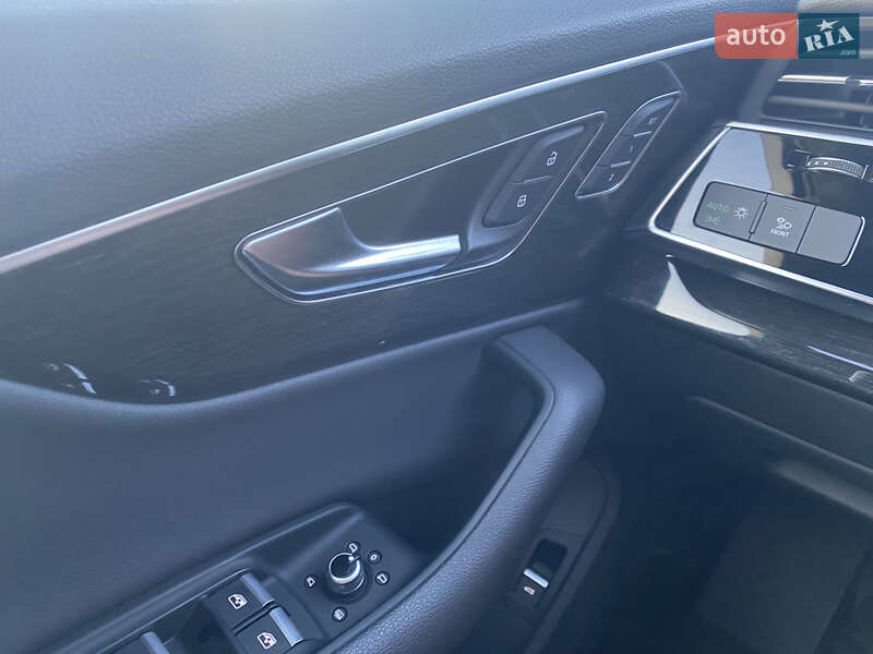 Позашляховик / Кросовер Audi Q7 2021 в Києві