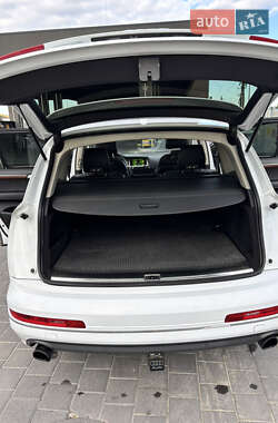 Внедорожник / Кроссовер Audi Q7 2013 в 