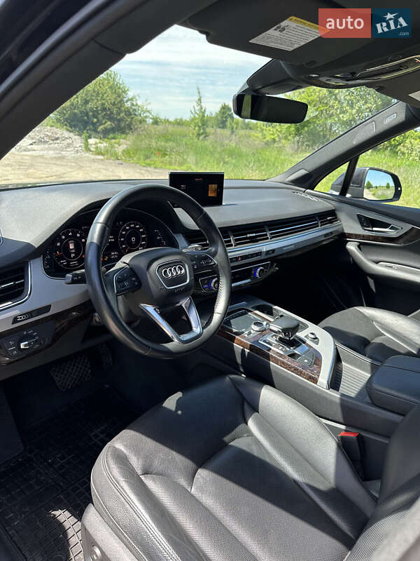 Позашляховик / Кросовер Audi Q7 2019 в Білогородці