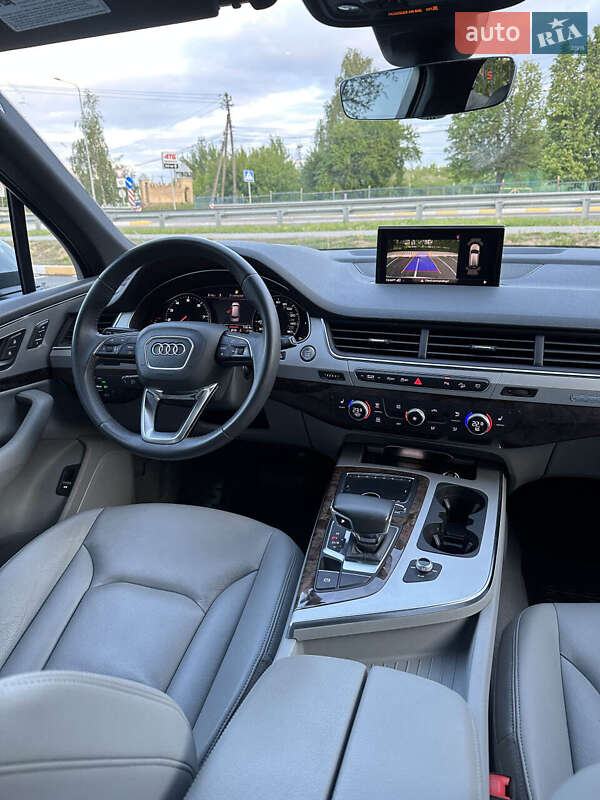 Позашляховик / Кросовер Audi Q7 2018 в Білогородці