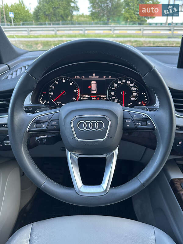 Позашляховик / Кросовер Audi Q7 2018 в Білогородці