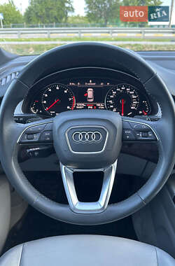 Позашляховик / Кросовер Audi Q7 2018 в 