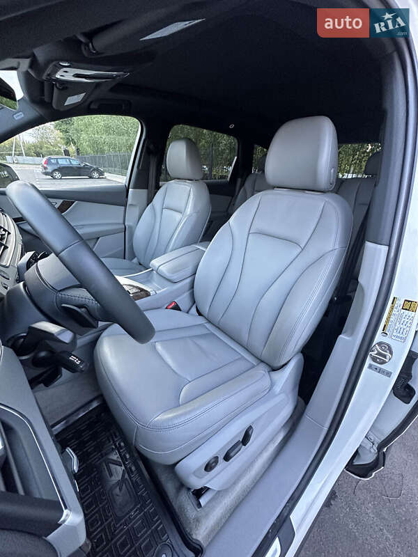 Позашляховик / Кросовер Audi Q7 2018 в Білогородці