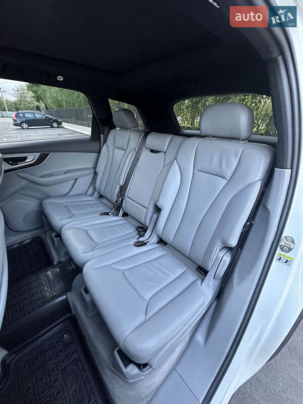 Позашляховик / Кросовер Audi Q7 2018 в Білогородці