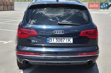 Позашляховик / Кросовер Audi Q7 2012 в 