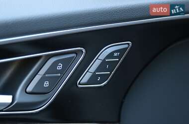 Внедорожник / Кроссовер Audi Q7 2017 в 