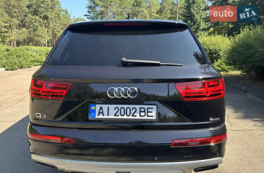 Позашляховик / Кросовер Audi Q7 2019 в 