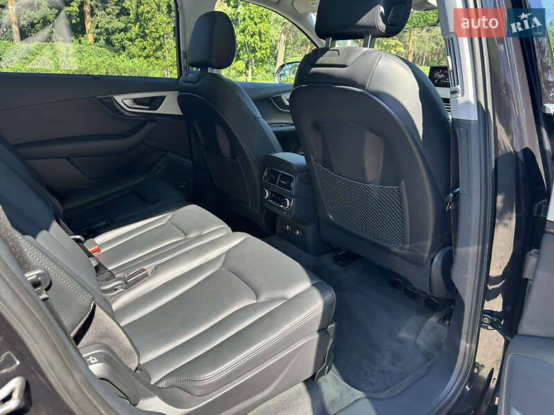 Позашляховик / Кросовер Audi Q7 2019 в Києві