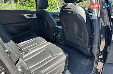 Позашляховик / Кросовер Audi Q7 2019 в 