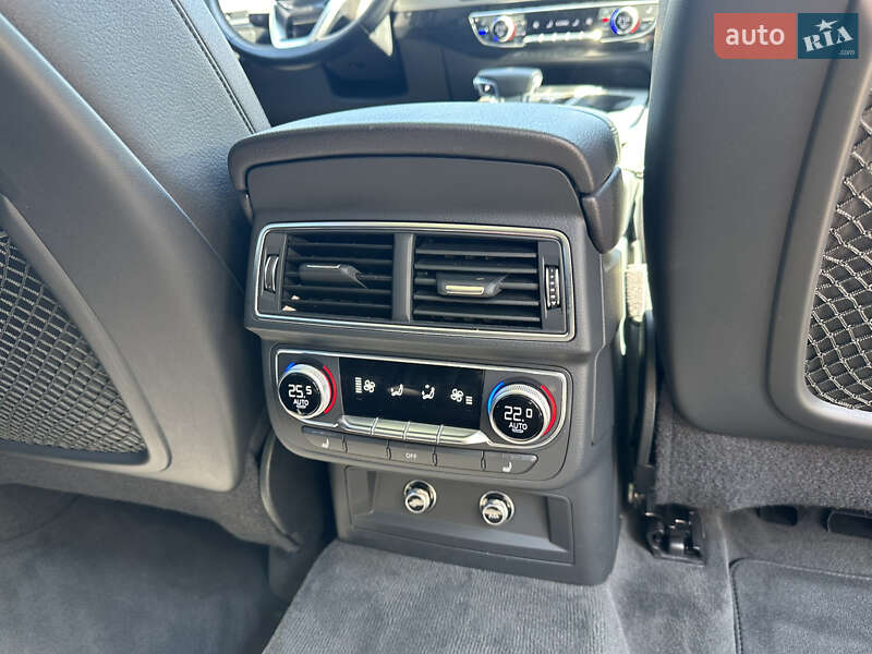 Позашляховик / Кросовер Audi Q7 2019 в Києві